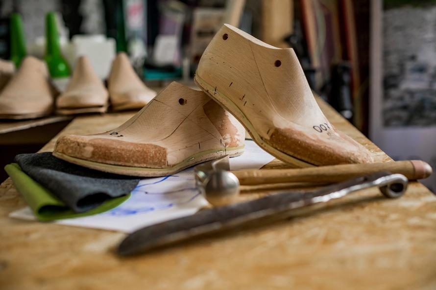 Schuhmachen und Sohlenanpassung